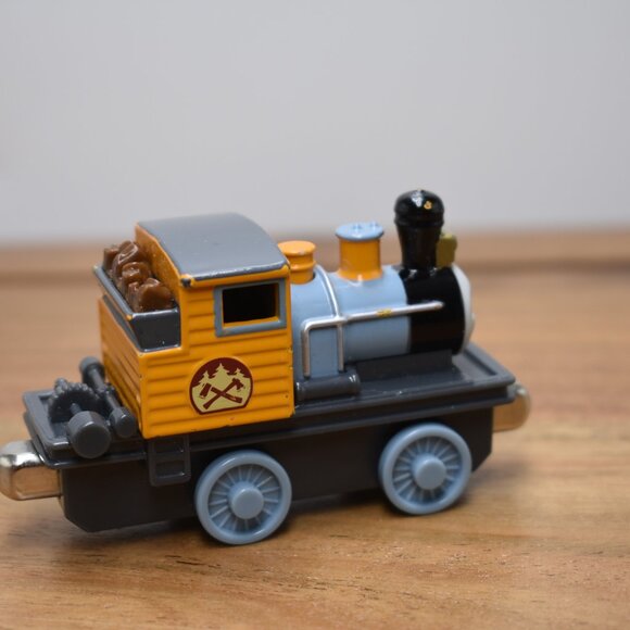 Bash 2010 - Thomas & Friends Train Engines Take Along and Play Diecast Trains - Picture 4 of 6